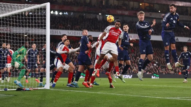 Arsenal đấu với Man Utd 02