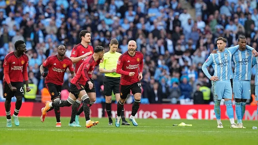 Coventry đấu với Man Utd 01