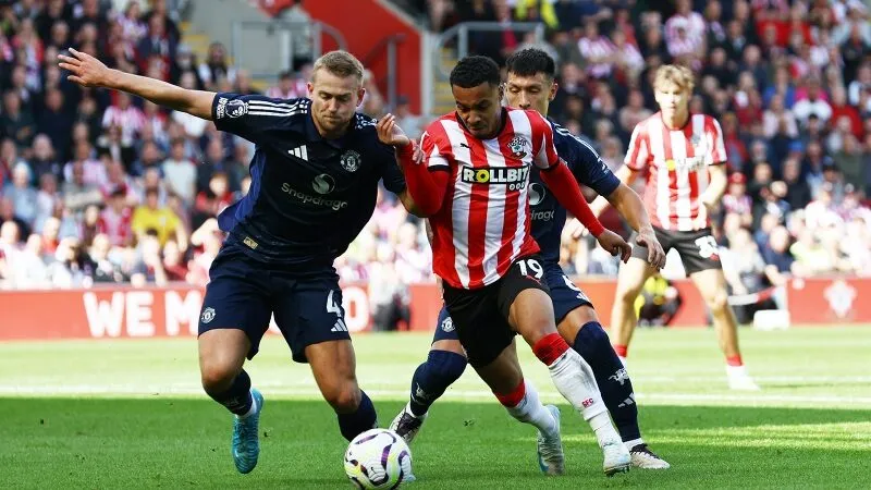 Southampton đấu với Man Utd 01
