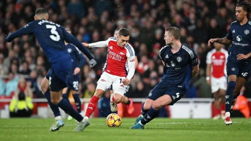 Số liệu thống kê về Arsenal gặp Man Utd 01