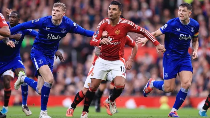 Man Utd đấu với Everton 01