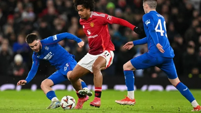 Rangers đấu với Man Utd 01