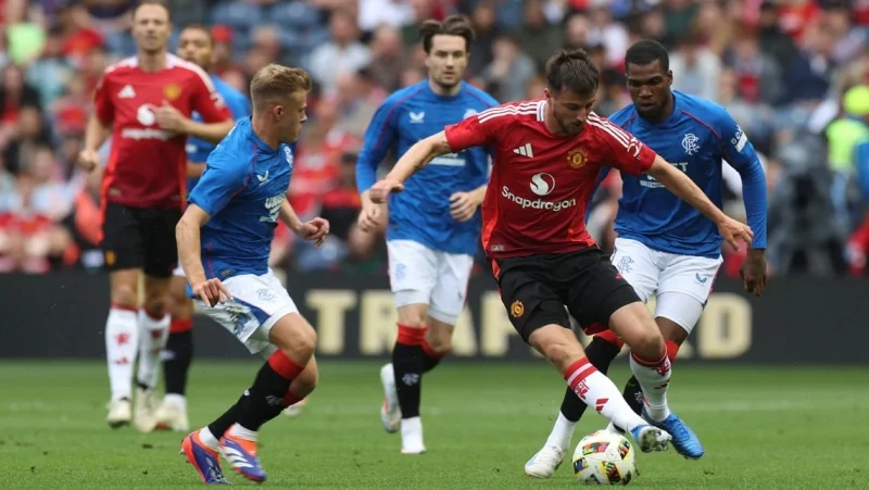 Rangers đấu với Man Utd 02
